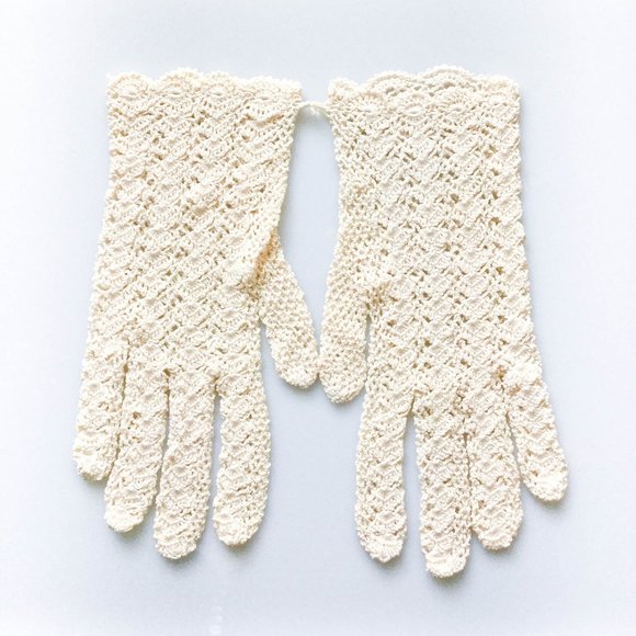 VINTAGE 1920s IVORY MESH Crochet Ladies Gloves - Picture 2 of 5